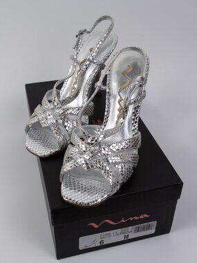 Nina Fiore White Luster Silver Formal Shoes Size 6